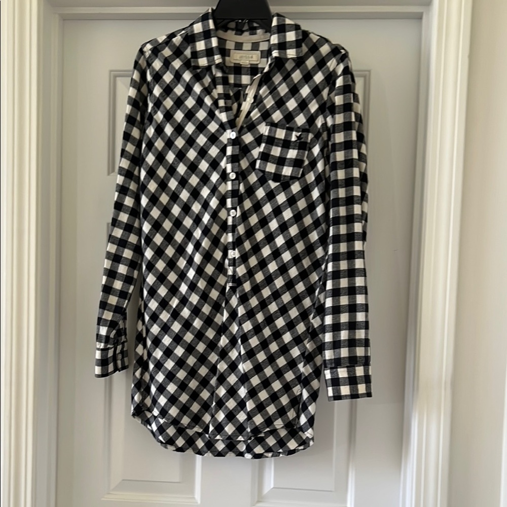 Aerie Black and White Checkered Button-Up Shirt